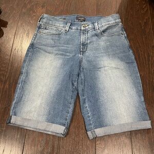 NYDJ Brielle Bermuda Shorts Lift and tuck stretch combo Size 6